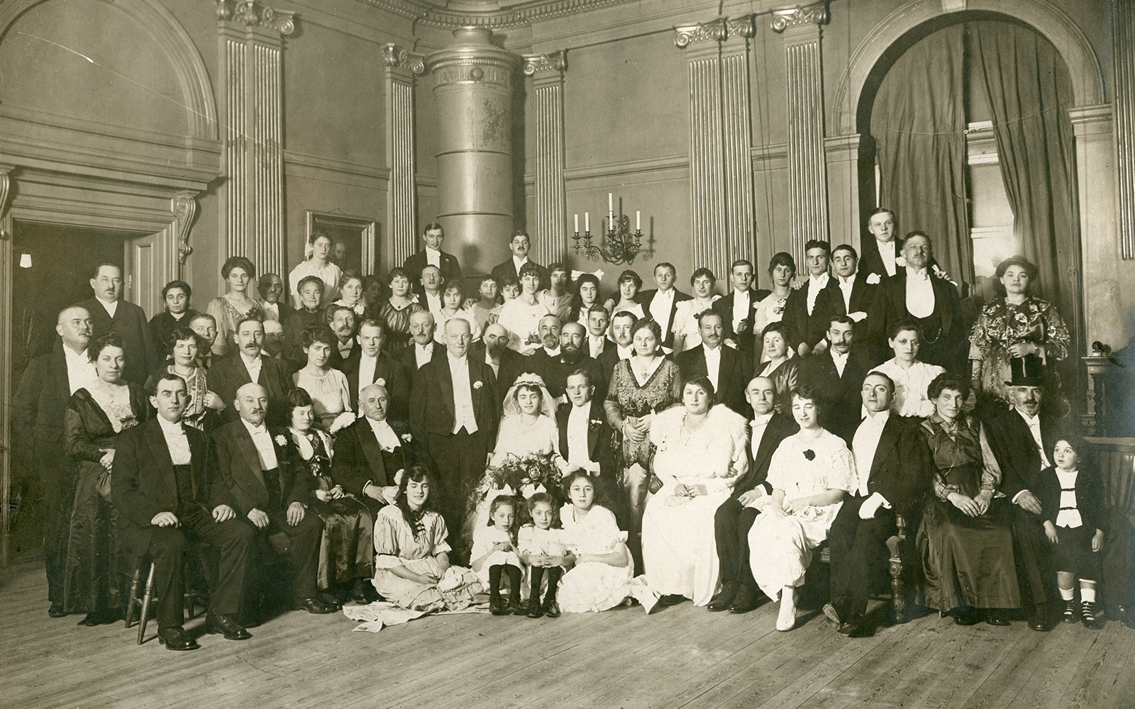 Bröllop mellan Mandor Diamant och Sonja Chanowitz i Uppsala 1917. Okänd fotograf. JUDF00070 ur Judiska museets samling
